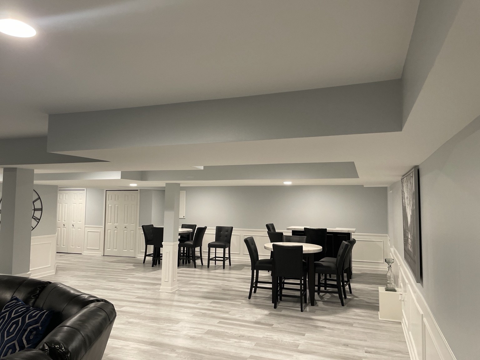 Finished basement dining and entertaining space
